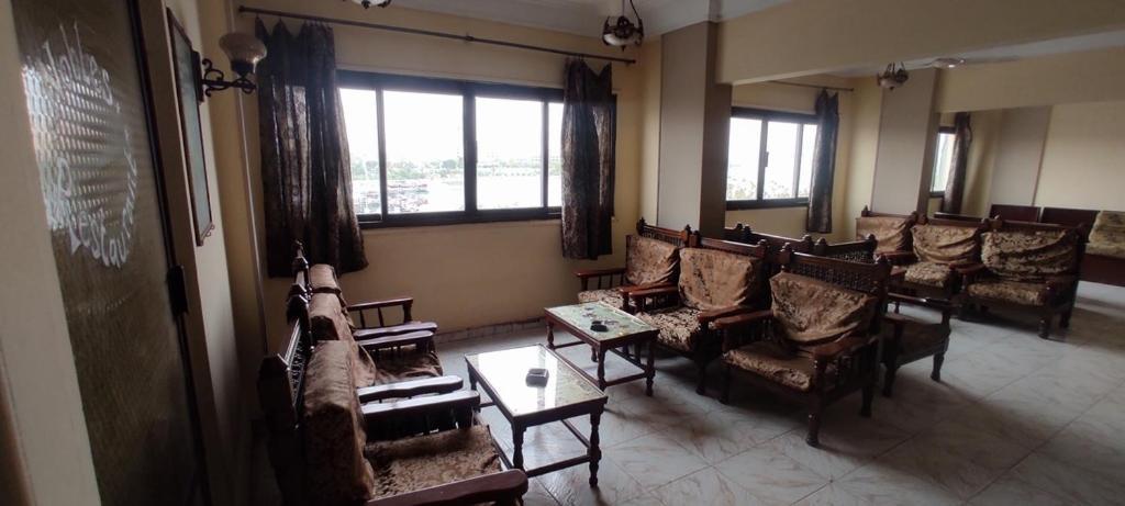 Memnon Hotel Aswan Bagian luar foto